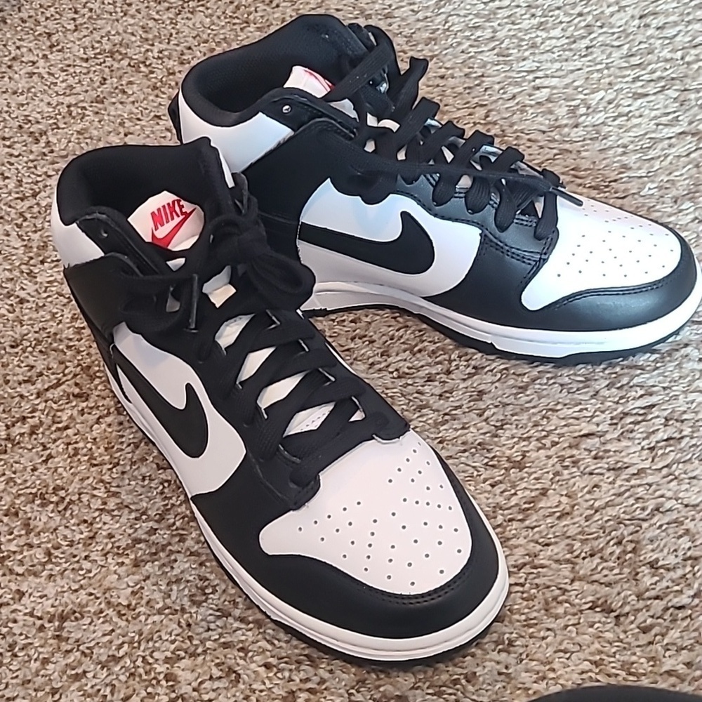 NEW Nike Black and White Dunk High Sneakers - Picture 2 of 5
